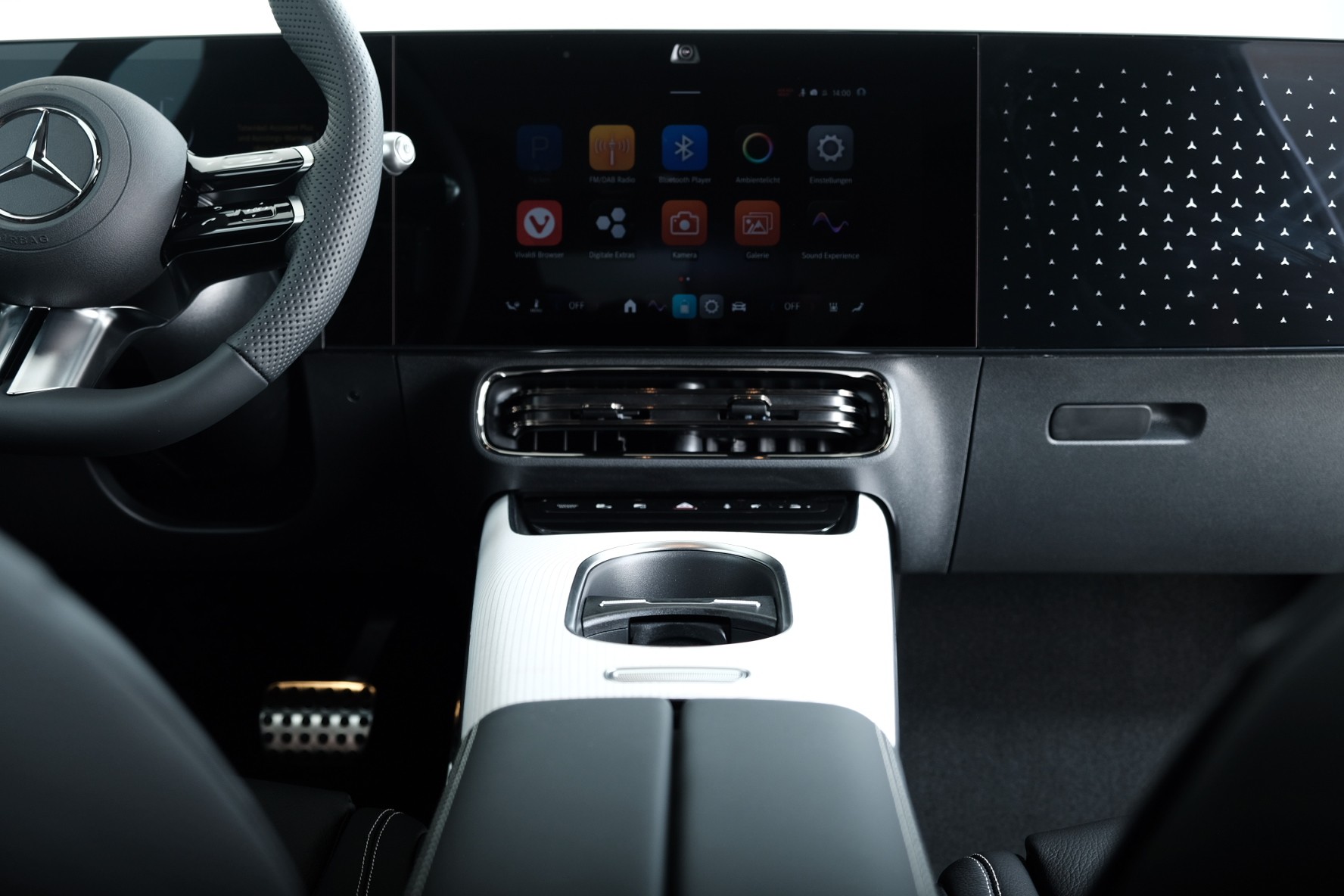 MERCEDES-BENZ CLA 350 4 Matic 85 kWh EQ-image-13