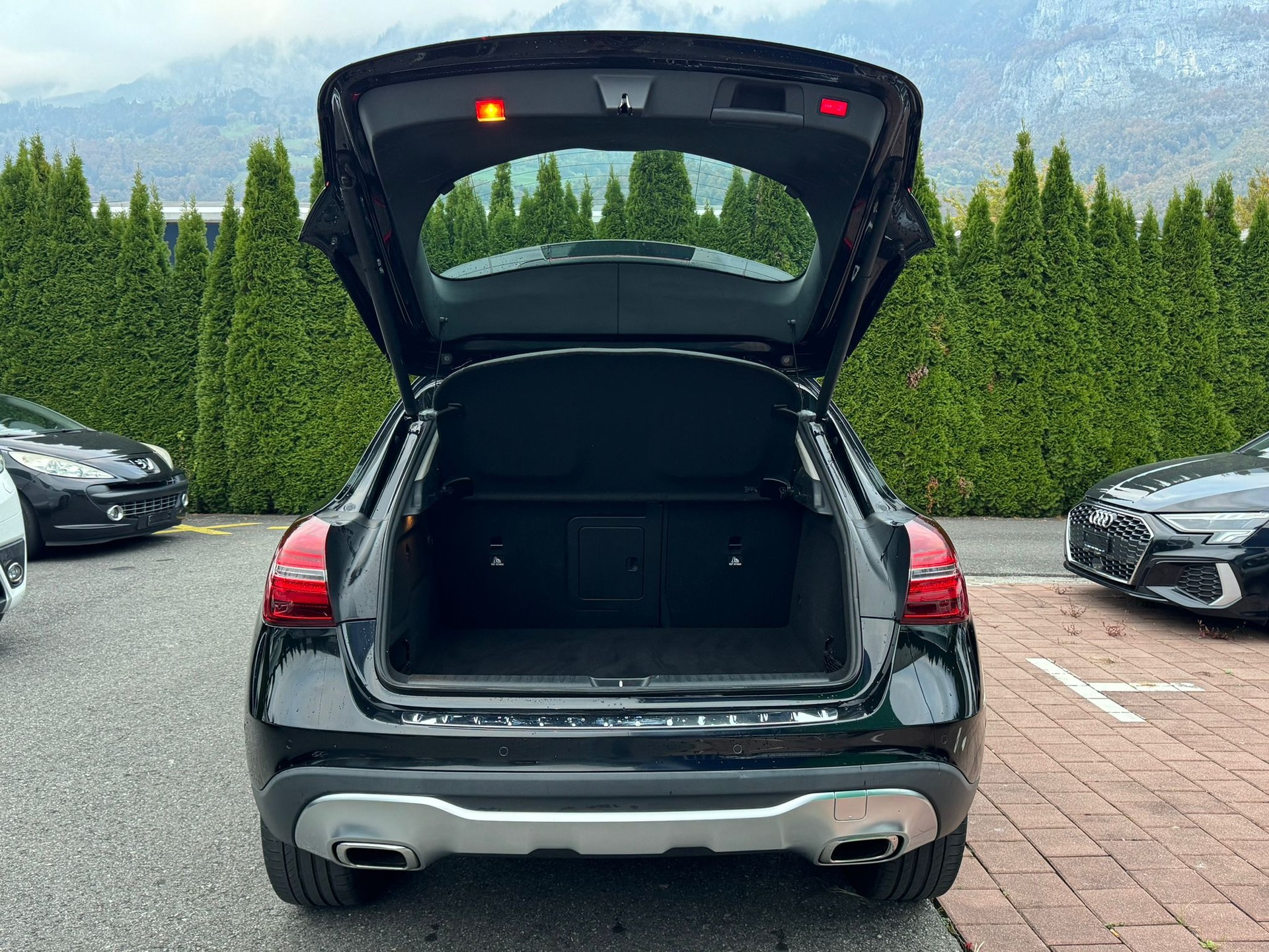 MERCEDES-BENZ GLA 200 d Swiss Star Edition Urban 4Matic 7G-DCT-image-7