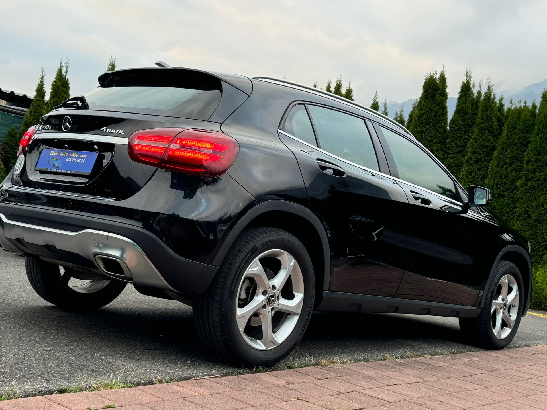 MERCEDES-BENZ GLA 200 d Swiss Star Edition Urban 4Matic 7G-DCT-image-5