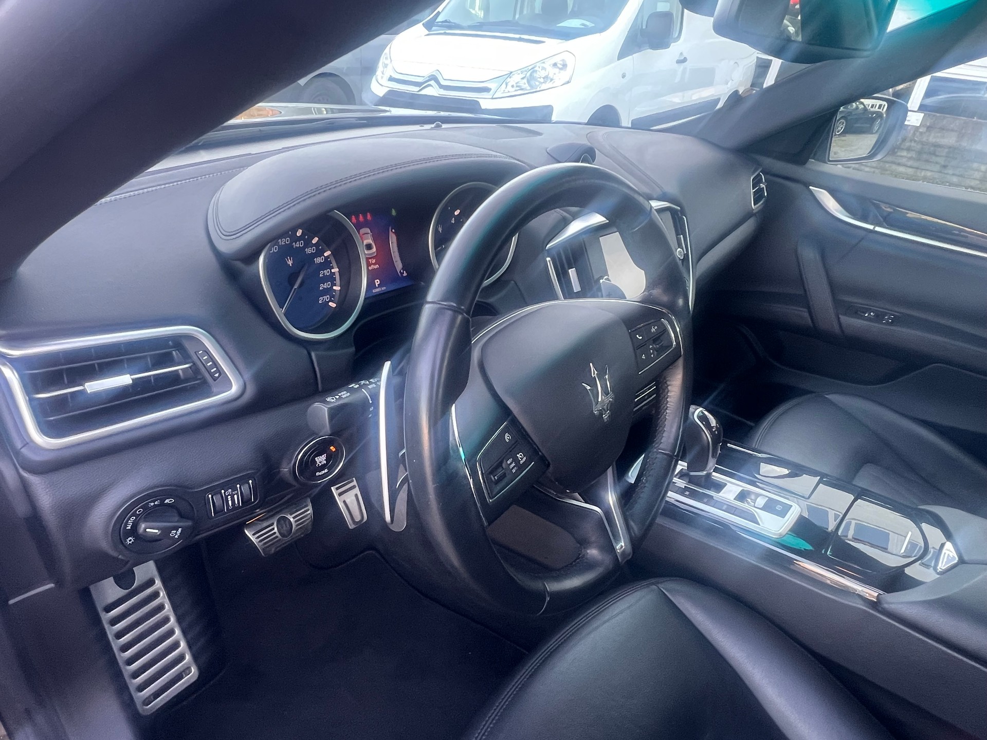 MASERATI Ghibli D 3.0 V6 GranSport Automatica-image-9