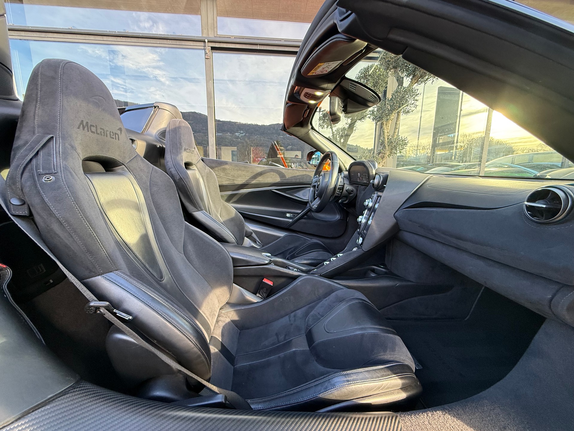McLAREN 720S Spider Performance 4.0 V8 SSG-image-12