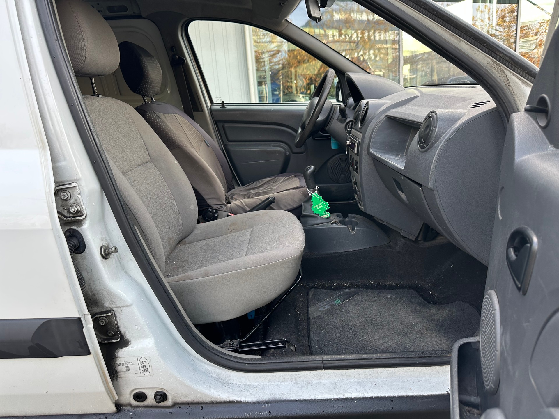 DACIA Logan 1.5 dCi Ambiance-image-8