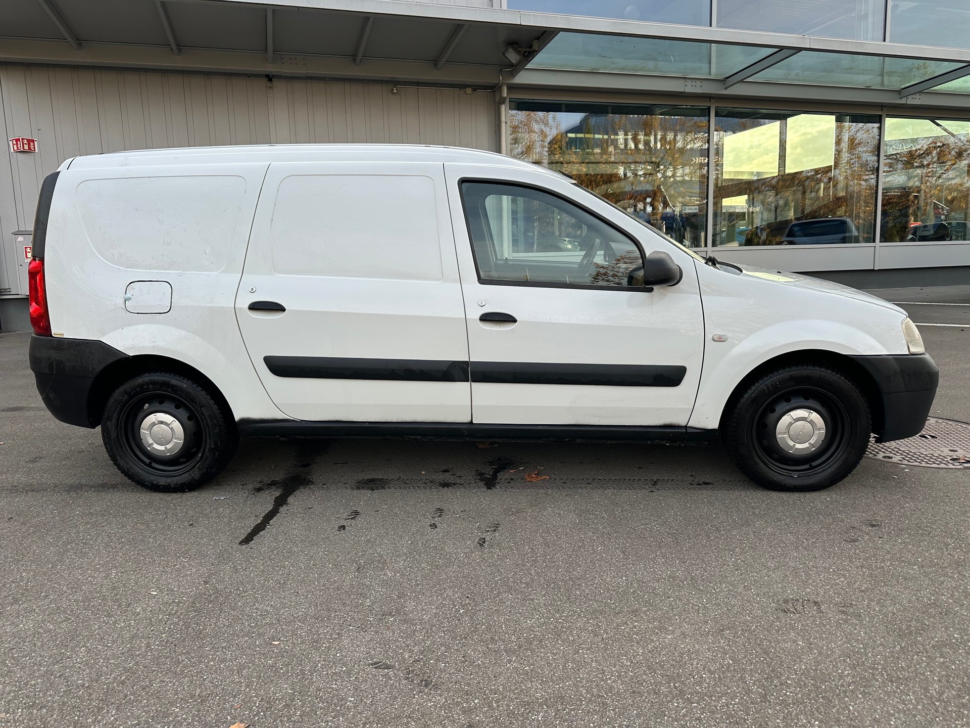 DACIA Logan 1.5 dCi Ambiance-image-7