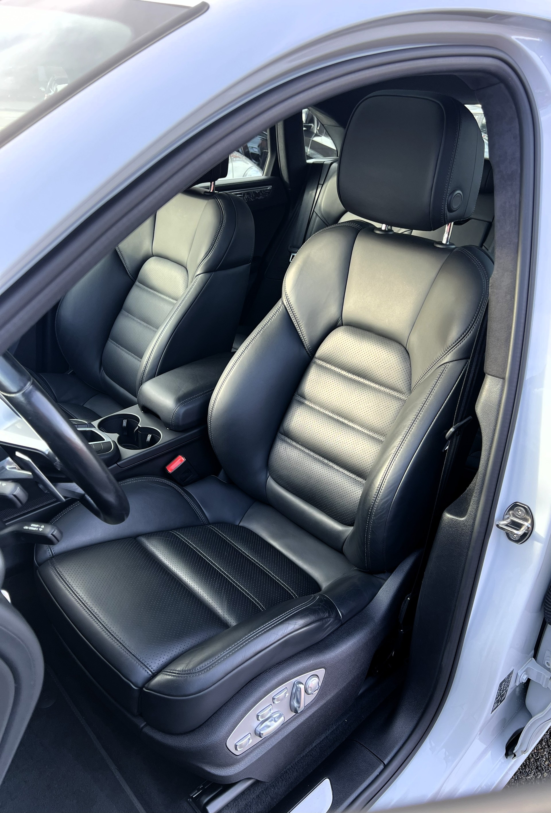 PORSCHE Macan Turbo PDK-image-16