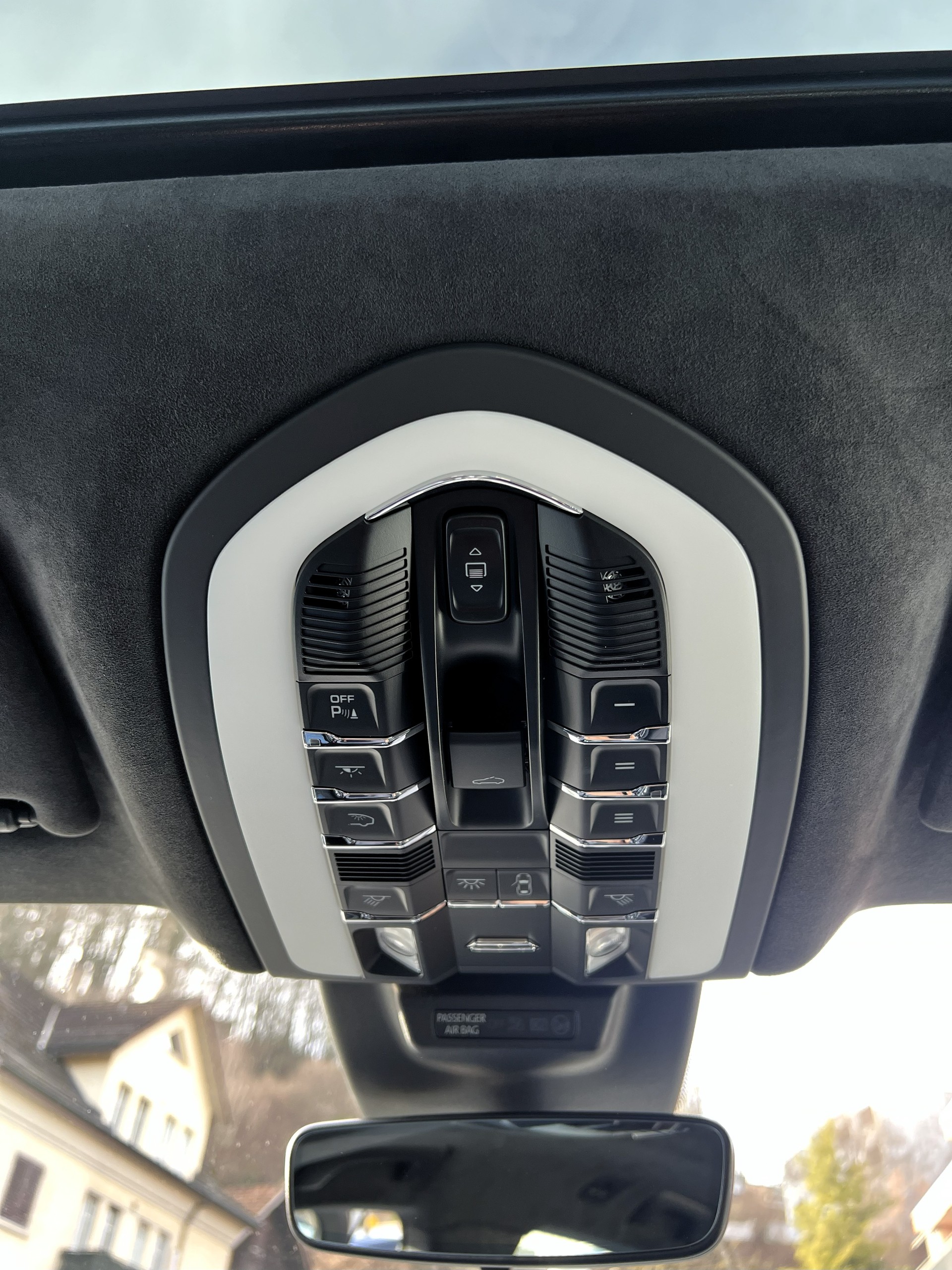 PORSCHE Macan Turbo PDK-image-24