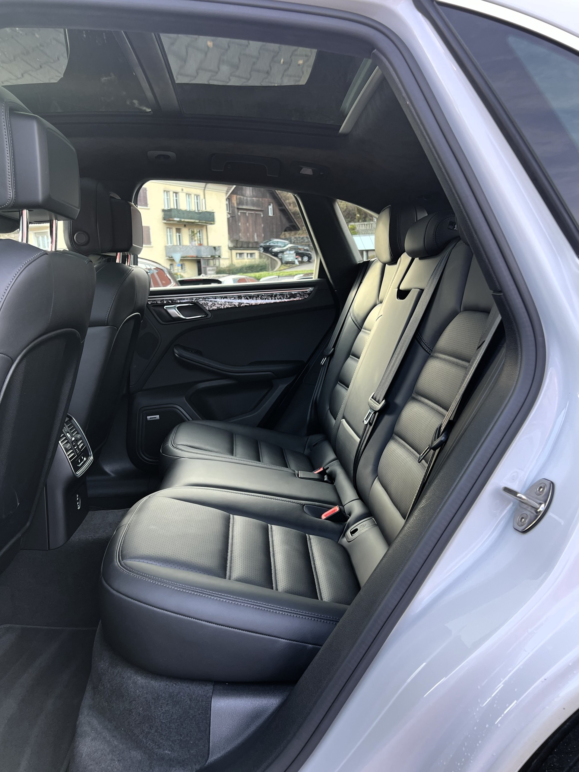 PORSCHE Macan Turbo PDK-image-13