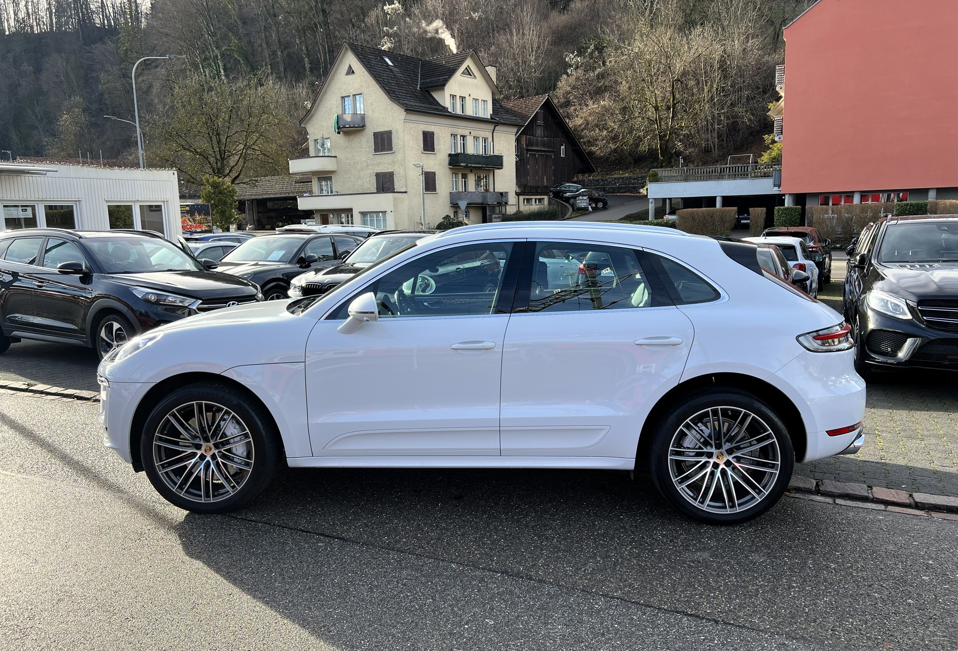 PORSCHE Macan Turbo PDK-image-1