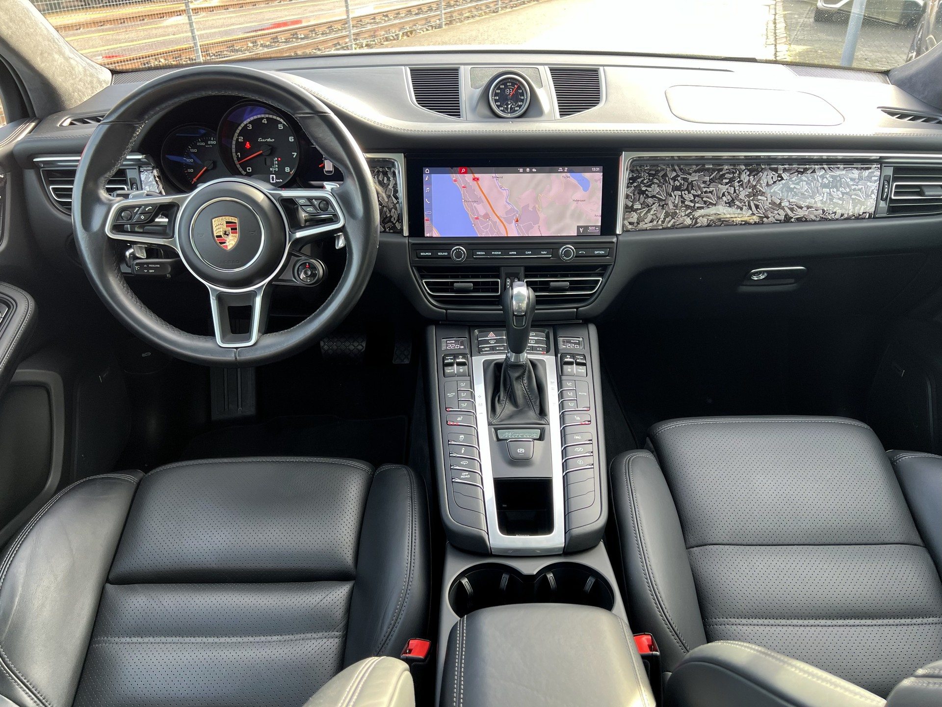 PORSCHE Macan Turbo PDK-image-27