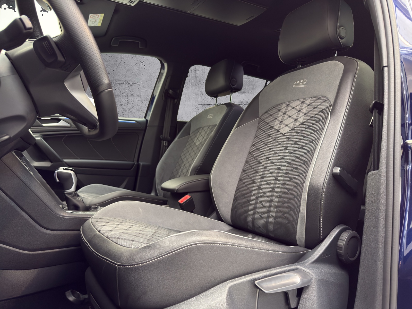 VW Tiguan Allspace 2.0TSI R-Line 4Motion DSG *CH-Fahrzeug*-image-6