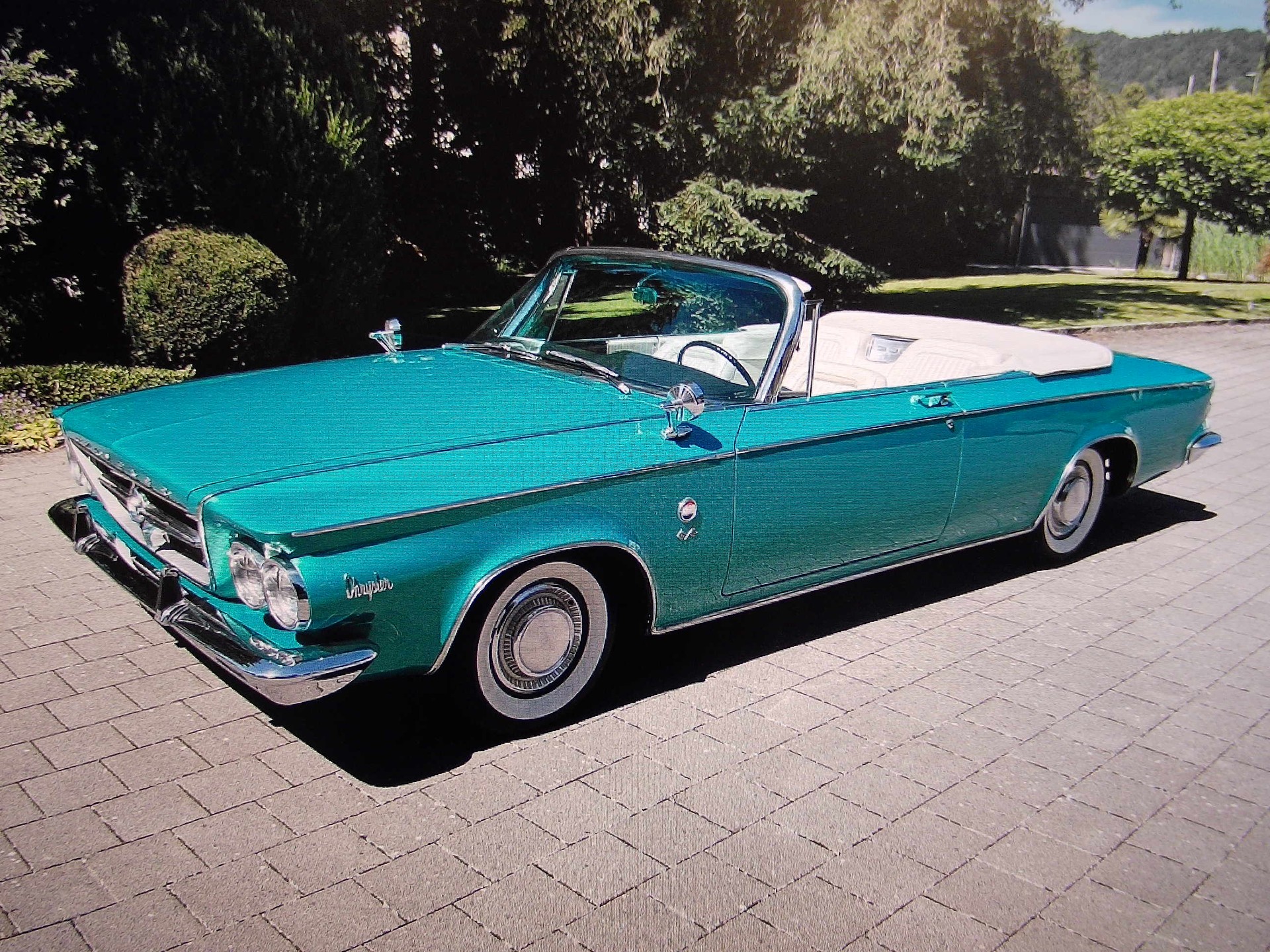 CHRYSLER 300-image-10