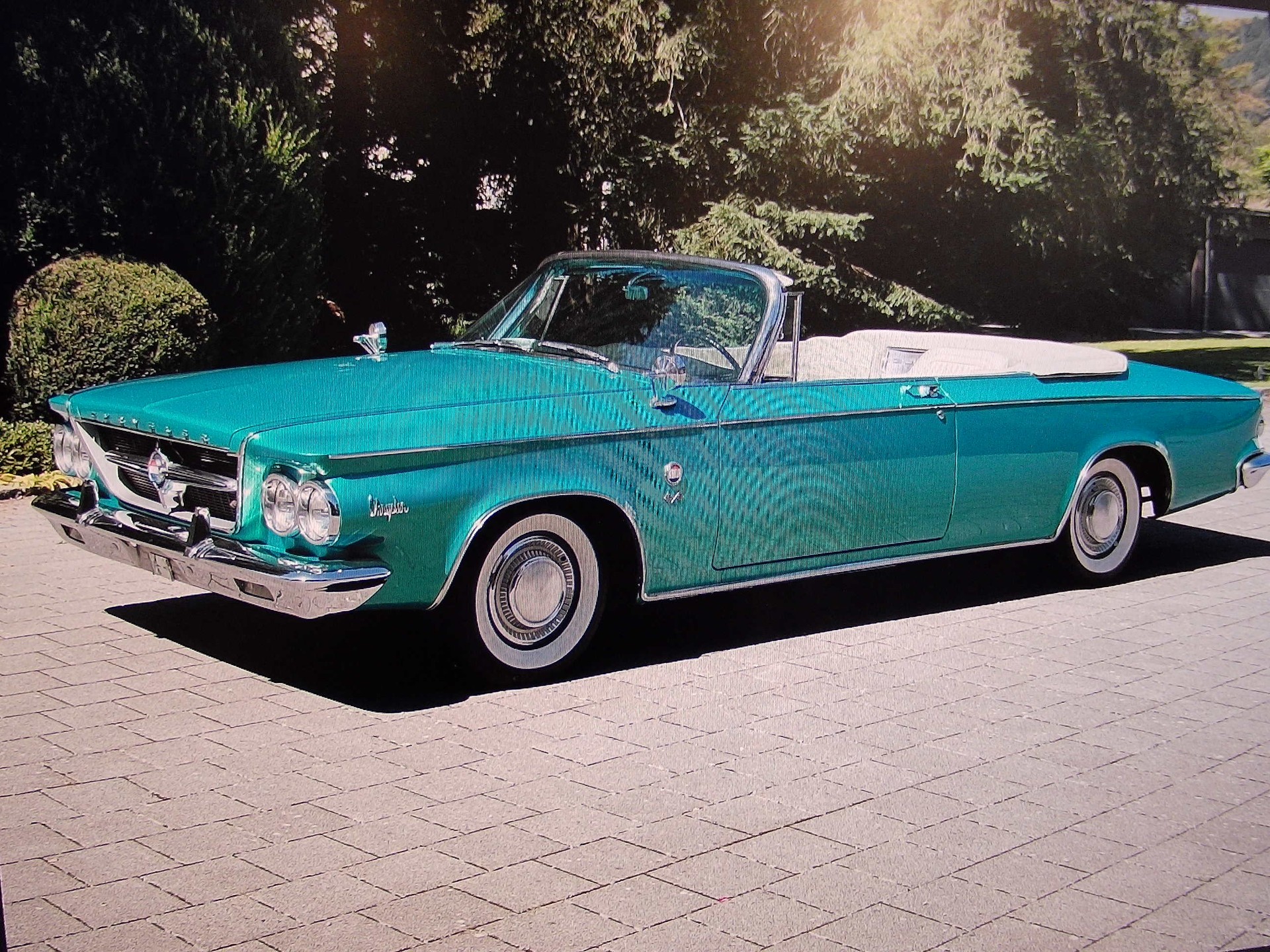 CHRYSLER 300-image-8