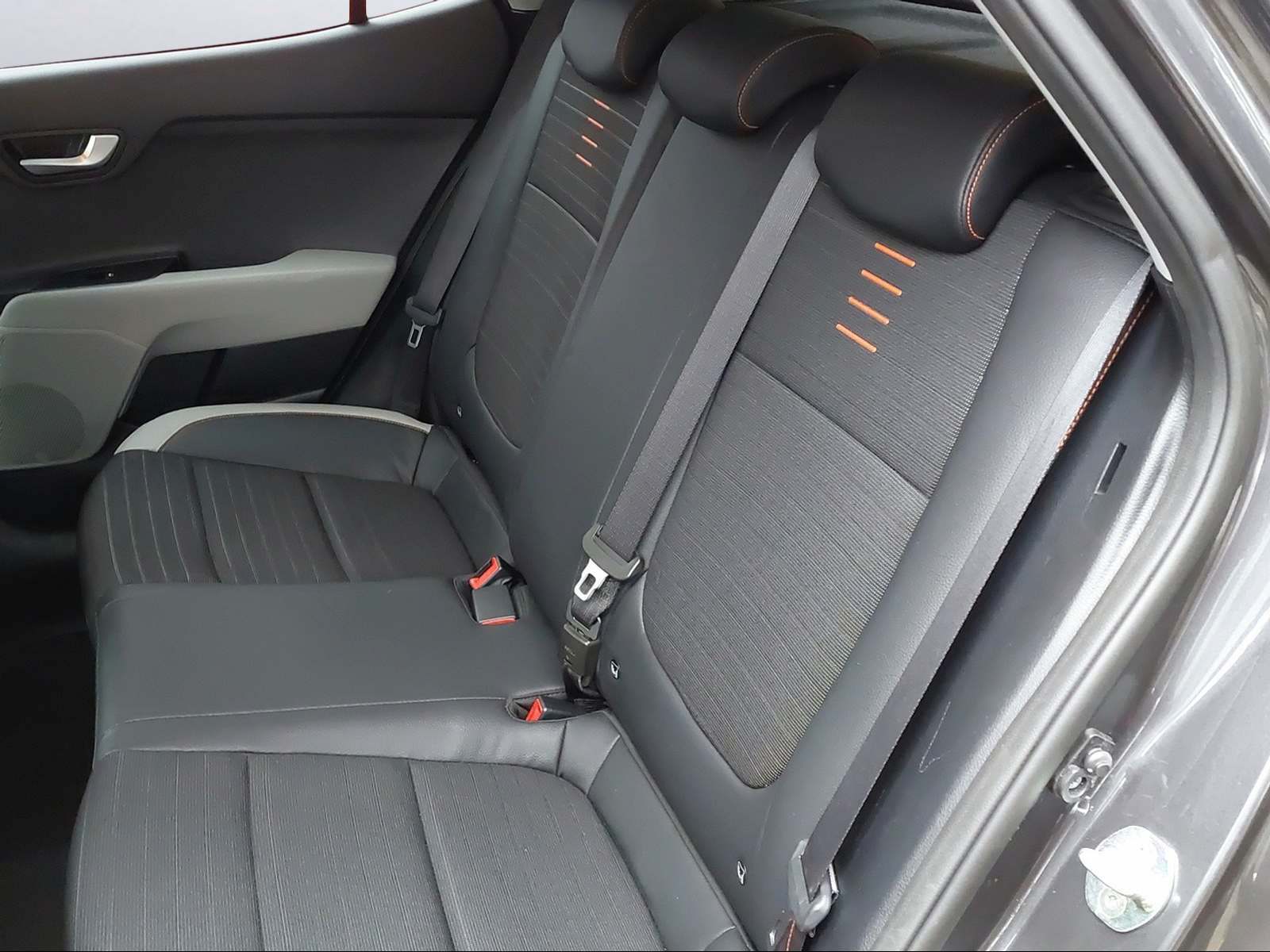 KIA Stonic 1.0 T-GDi-image-8