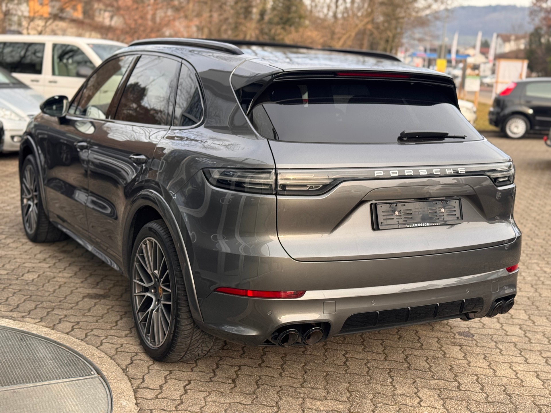 PORSCHE Cayenne Turbo-image-3