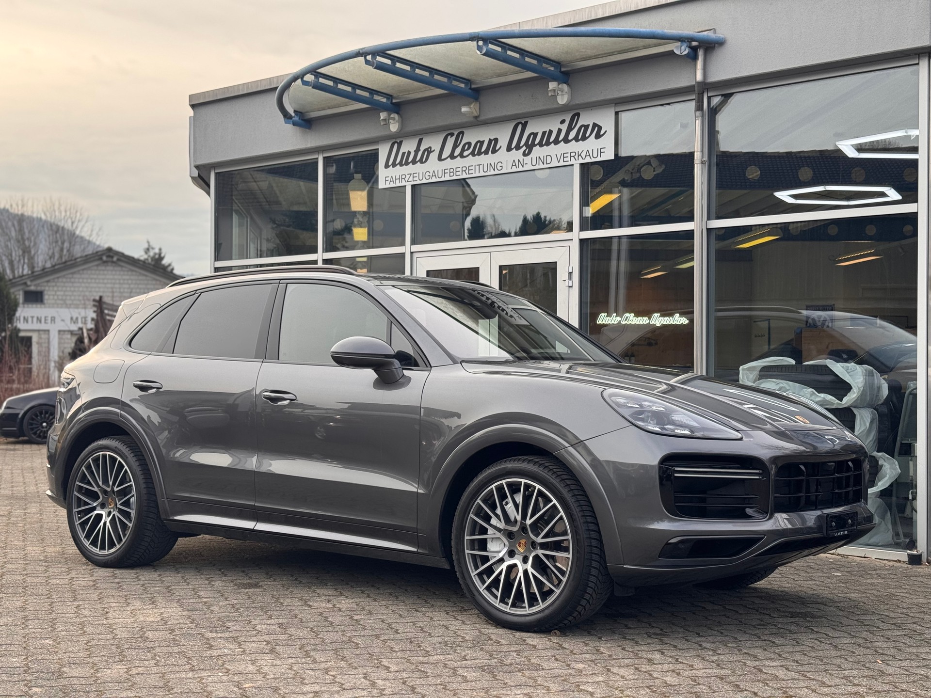 PORSCHE Cayenne Turbo