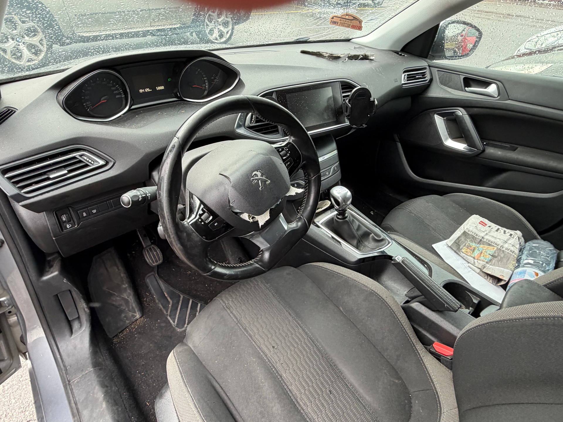 PEUGEOT 308 1.6 BlueHDI Style-image-4