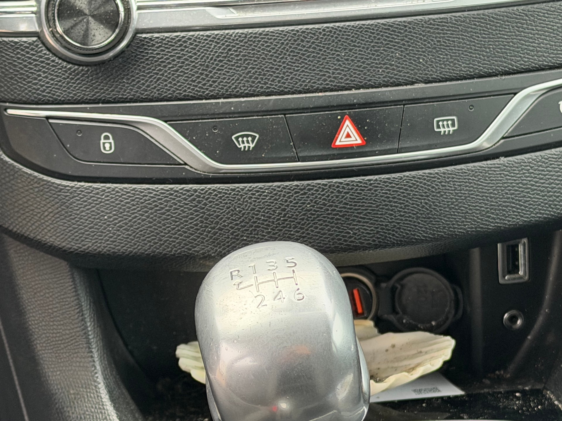 PEUGEOT 308 1.6 BlueHDI Style-image-7