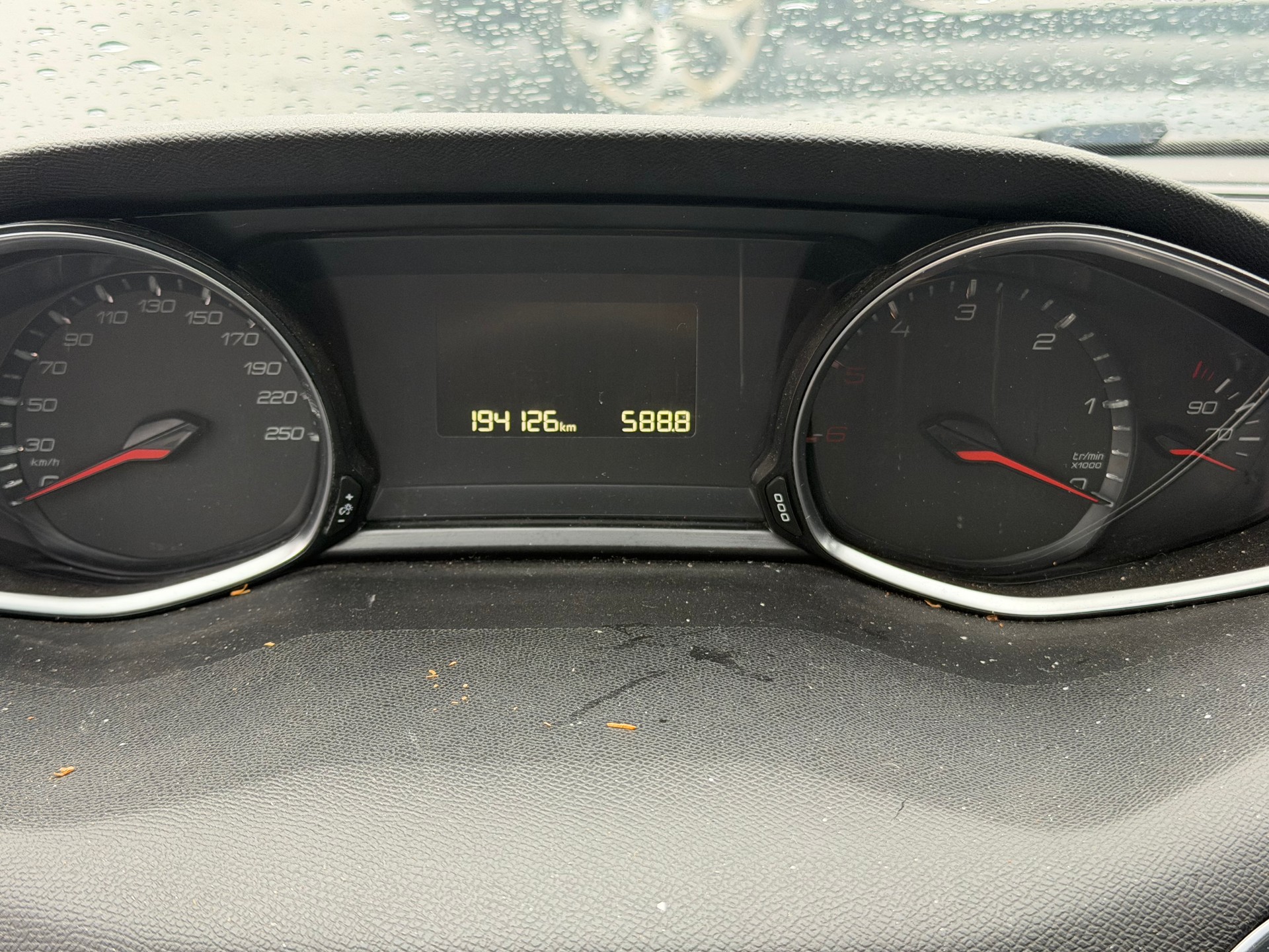 PEUGEOT 308 1.6 BlueHDI Style-image-10