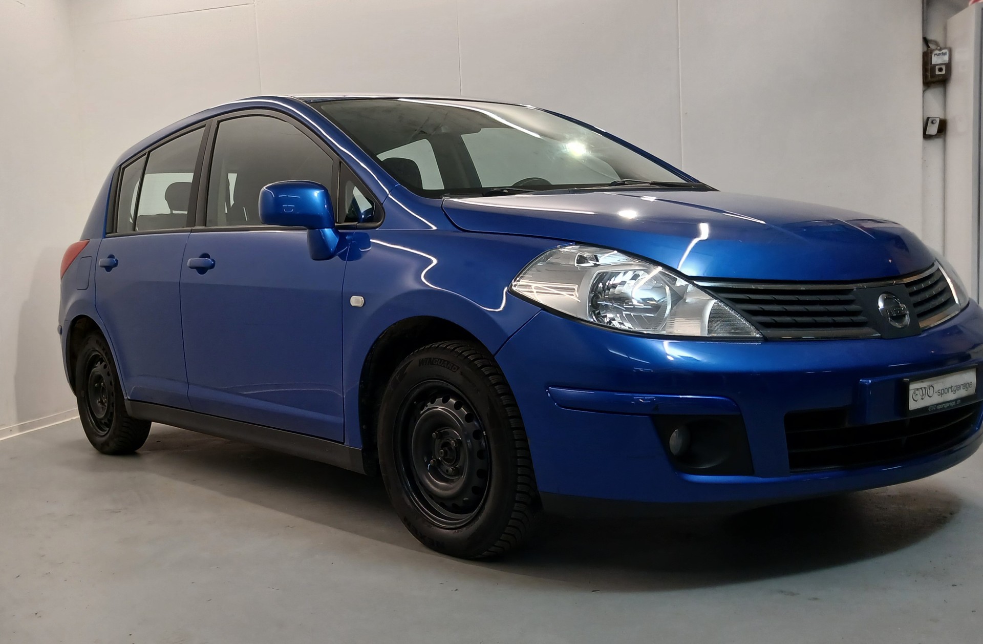 NISSAN Tiida 1.8 tekna-image-2