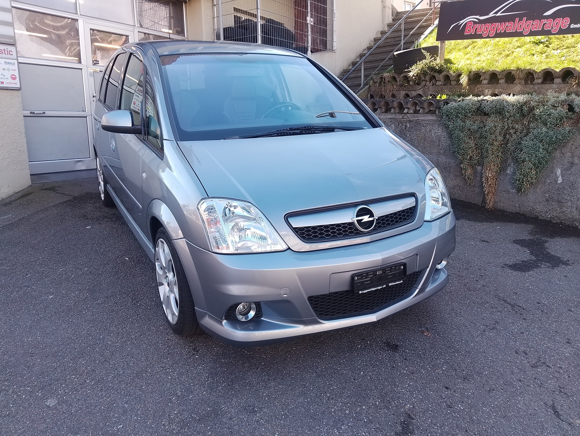 OPEL Meriva 1.6i 16V Turbo OPC-image-4