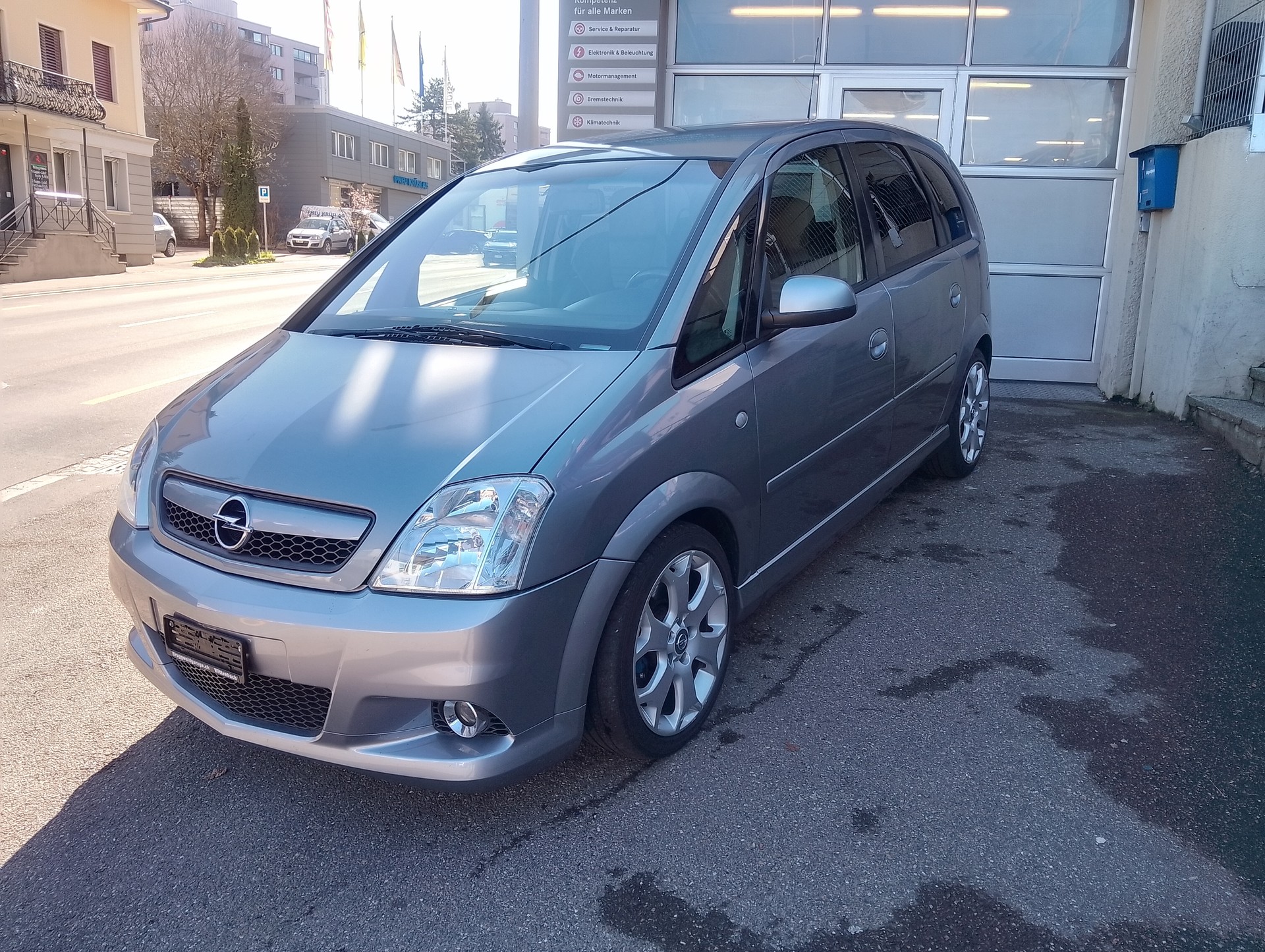 OPEL Meriva 1.6i 16V Turbo OPC-image-1