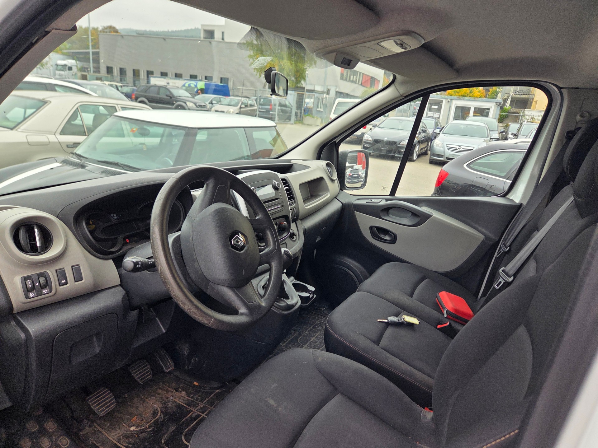 RENAULT Trafic 1.6 ENERGY TwinT. dCi120 2.9t Business L2H1-image-5