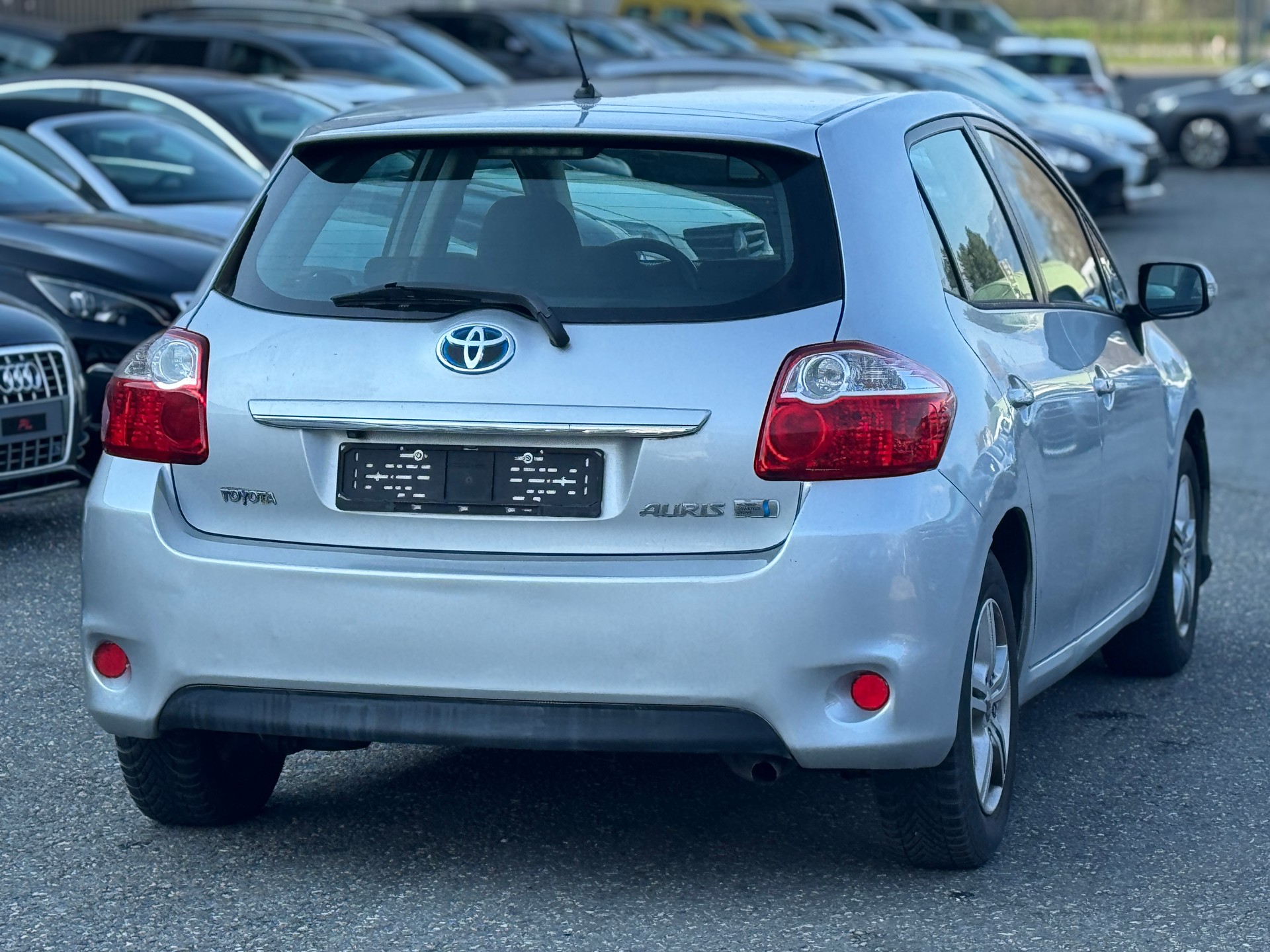 TOYOTA Auris 1.8 16V HSD Linea Sol-image-4
