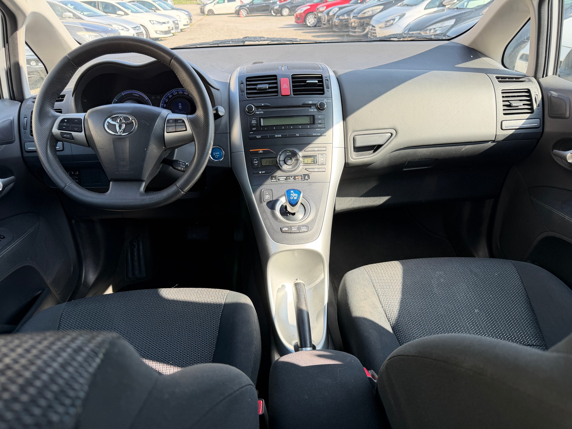 TOYOTA Auris 1.8 16V HSD Linea Sol-image-8