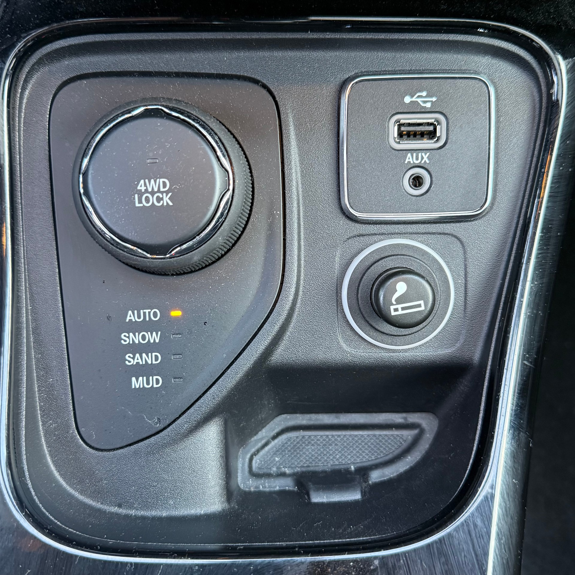 JEEP Compass 2.0CRD Limited AWD 9ATX *LEDER - PANORAMA-DACH / SITZ-LÜFTUNG*-image-12
