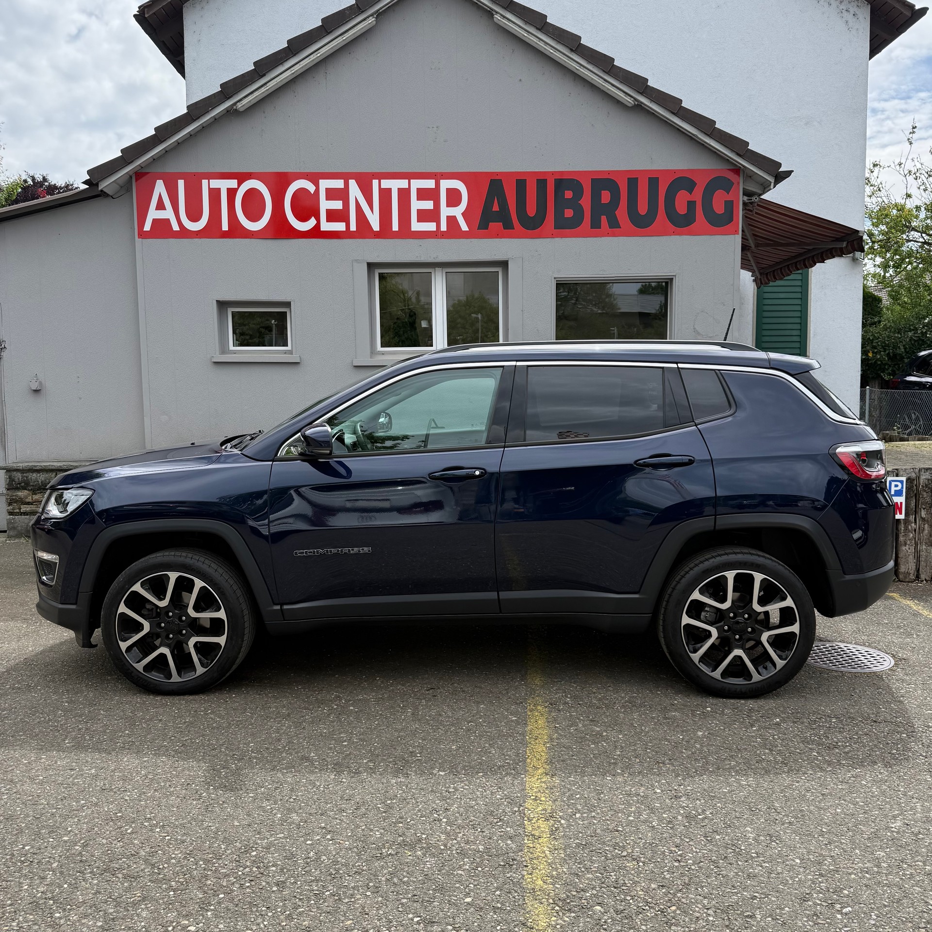 JEEP Compass 2.0CRD Limited AWD 9ATX *LEDER - PANORAMA-DACH / SITZ-LÜFTUNG*-image-4