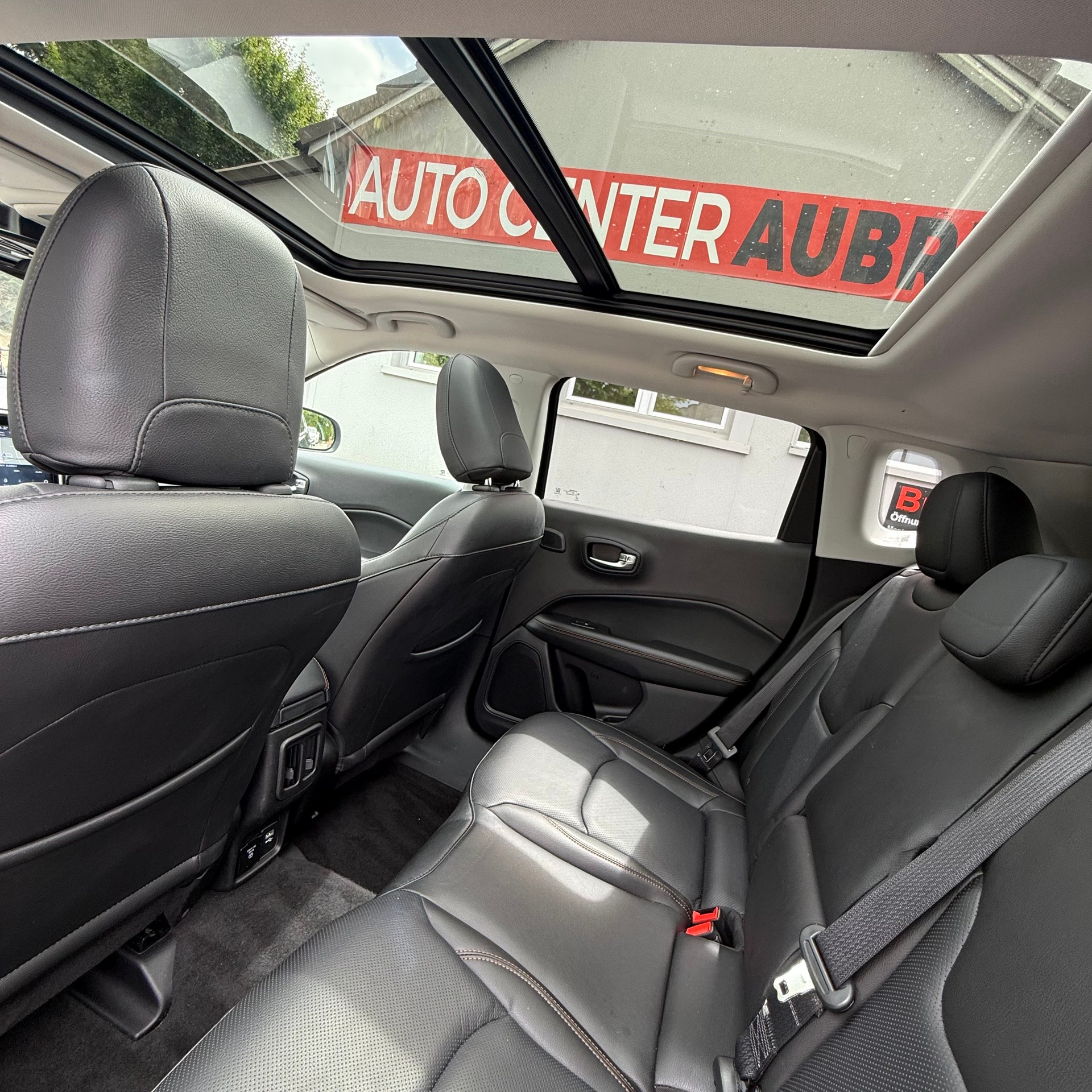 JEEP Compass 2.0CRD Limited AWD 9ATX *LEDER - PANORAMA-DACH / SITZ-LÜFTUNG*-image-8