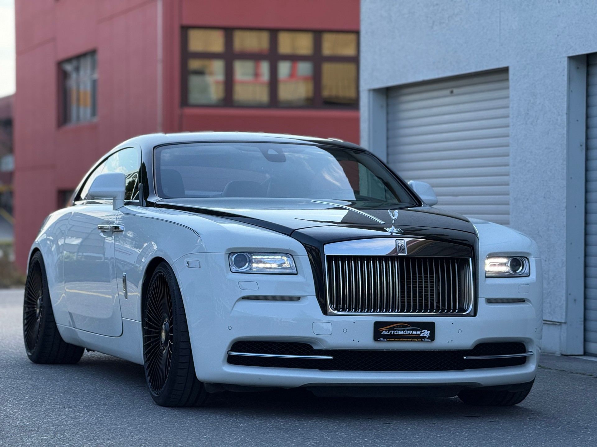 ROLLS-ROYCE Wraith 6.6 V12-showroom-element-1