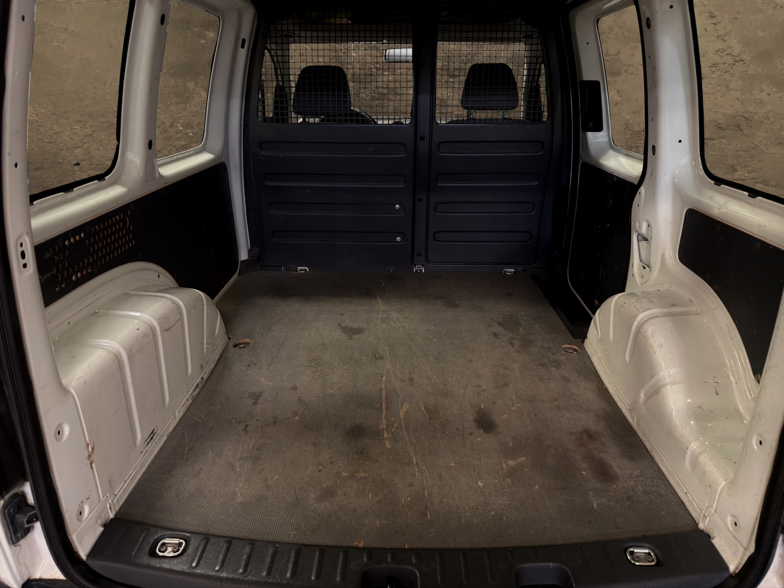 VW VW Caddy 2.0 TDI 4Motion-image-7