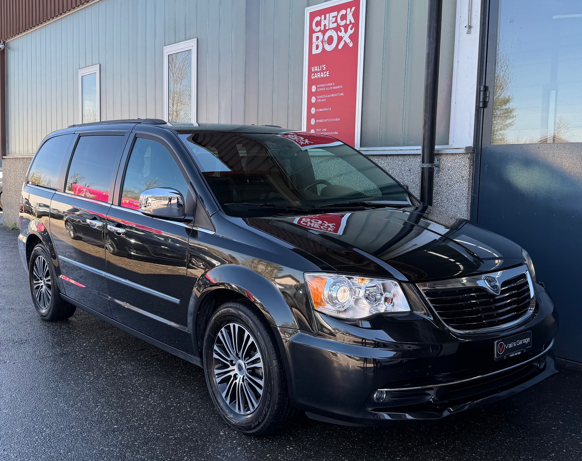 LANCIA Voyager 2.8D Platinum Automatic-image-3