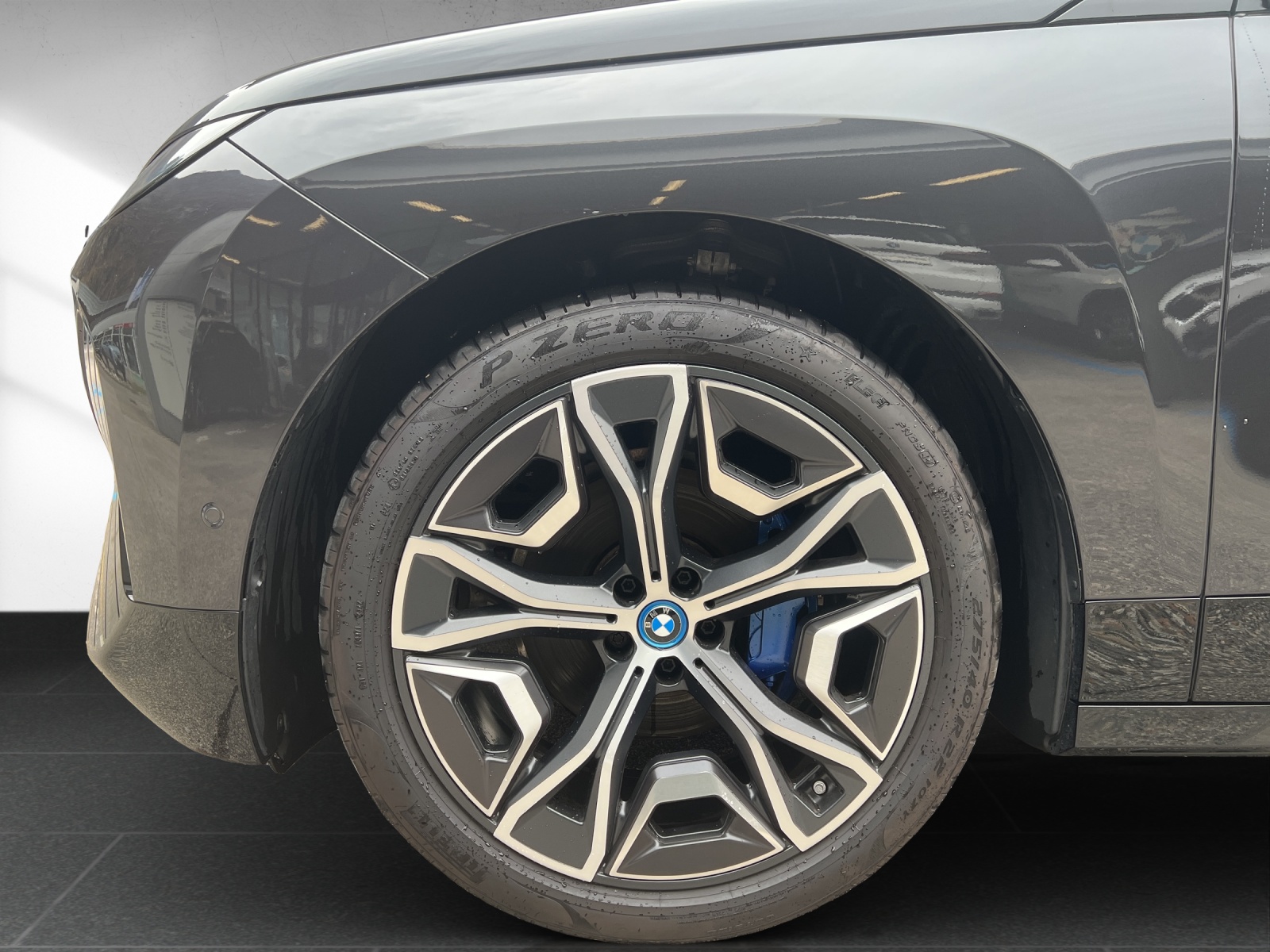 BMW iX xDrive40-image-9