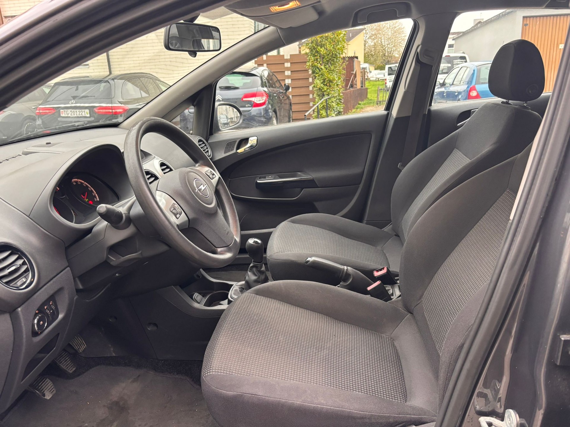 OPEL Corsa 1.2 TP Color Edition-image-9