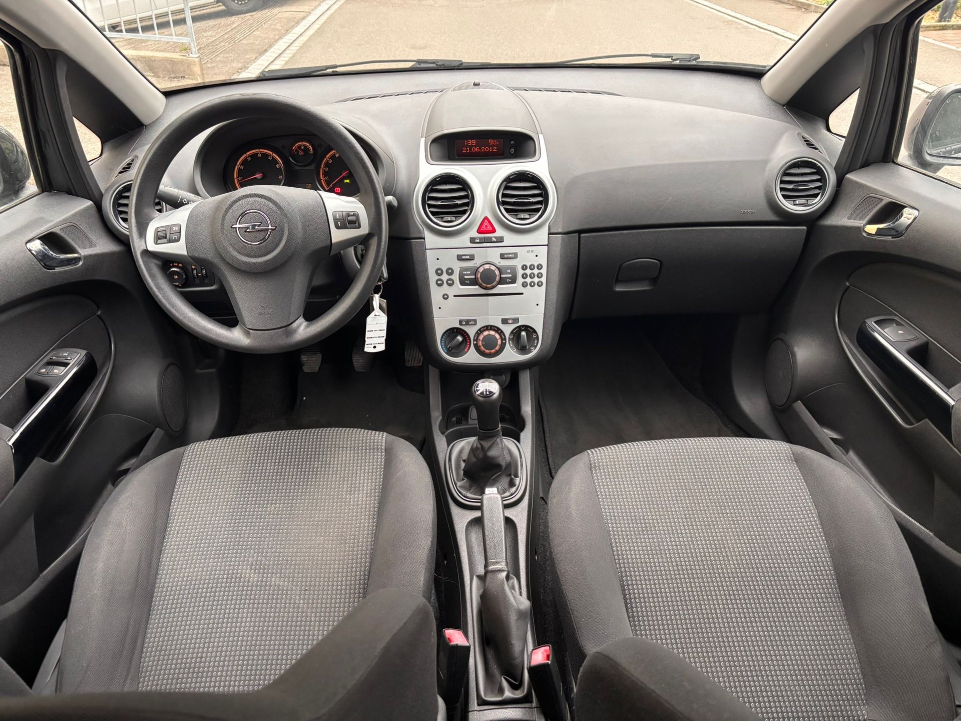 OPEL Corsa 1.2 TP Color Edition-image-6