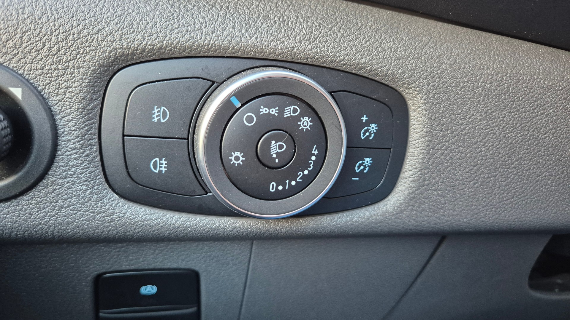 FORD E-Transit Van 350 L3 Trend RWD 68kWh-image-8