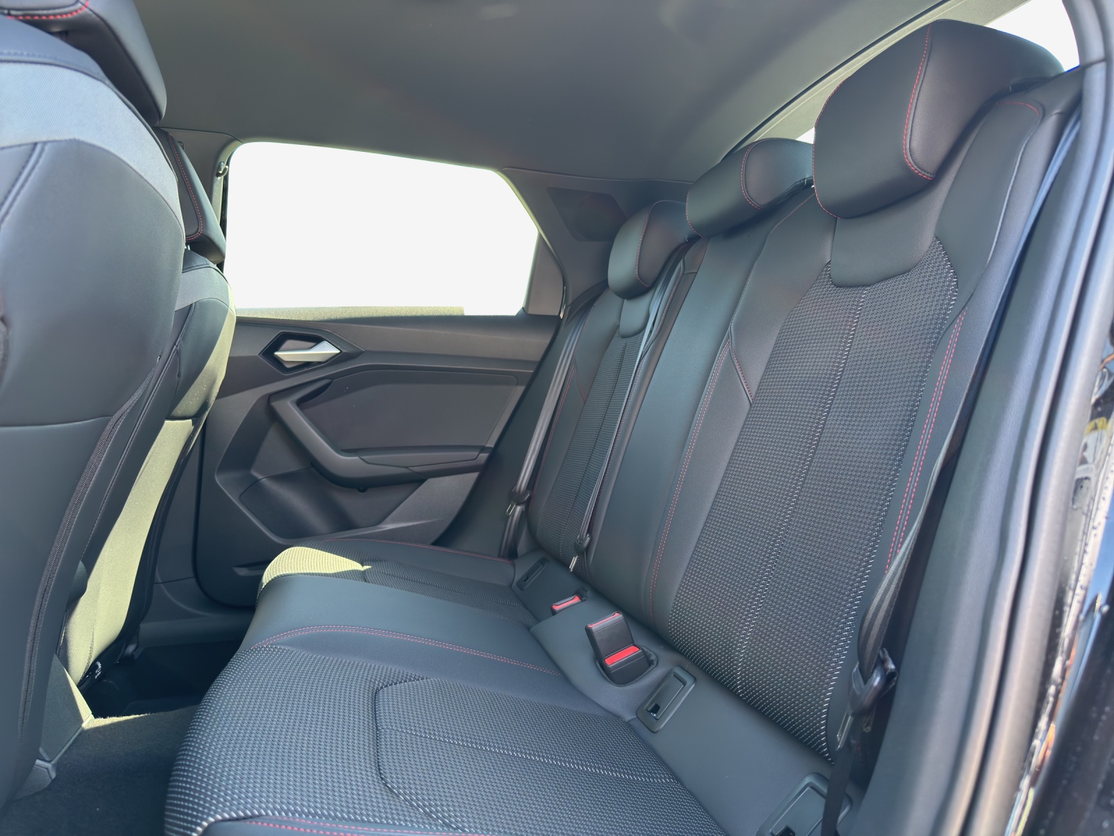 AUDI A1 Sportback 30 TFSI S Line Attraction S-tronic-image-13