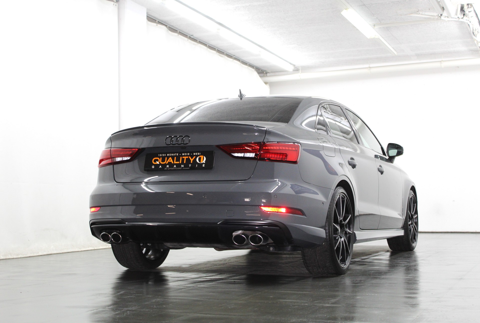 AUDI S3 Limousine 2.0 TFSI quattro S-tronic Optikpaket schwarz ohne OPF / CH-Fahrzeug-image-6