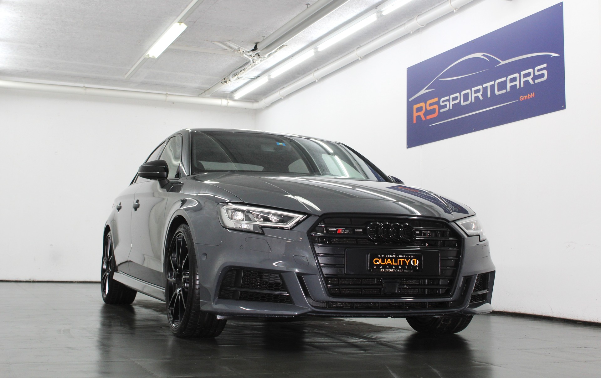 AUDI S3 Limousine 2.0 TFSI quattro S-tronic Optikpaket schwarz ohne OPF / CH-Fahrzeug-showroom-element-1