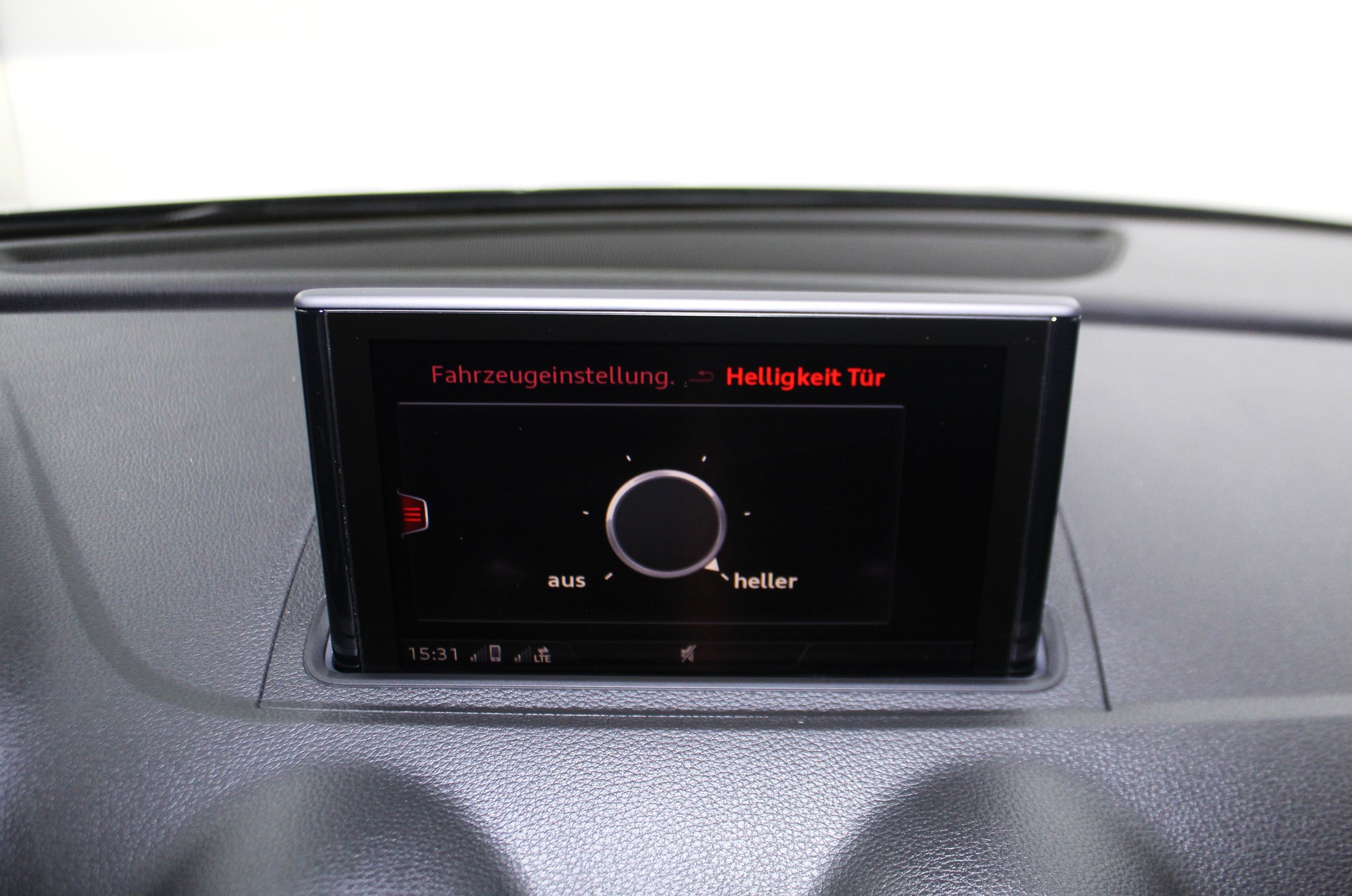 AUDI S3 Limousine 2.0 TFSI quattro S-tronic Optikpaket schwarz ohne OPF / CH-Fahrzeug-image-24