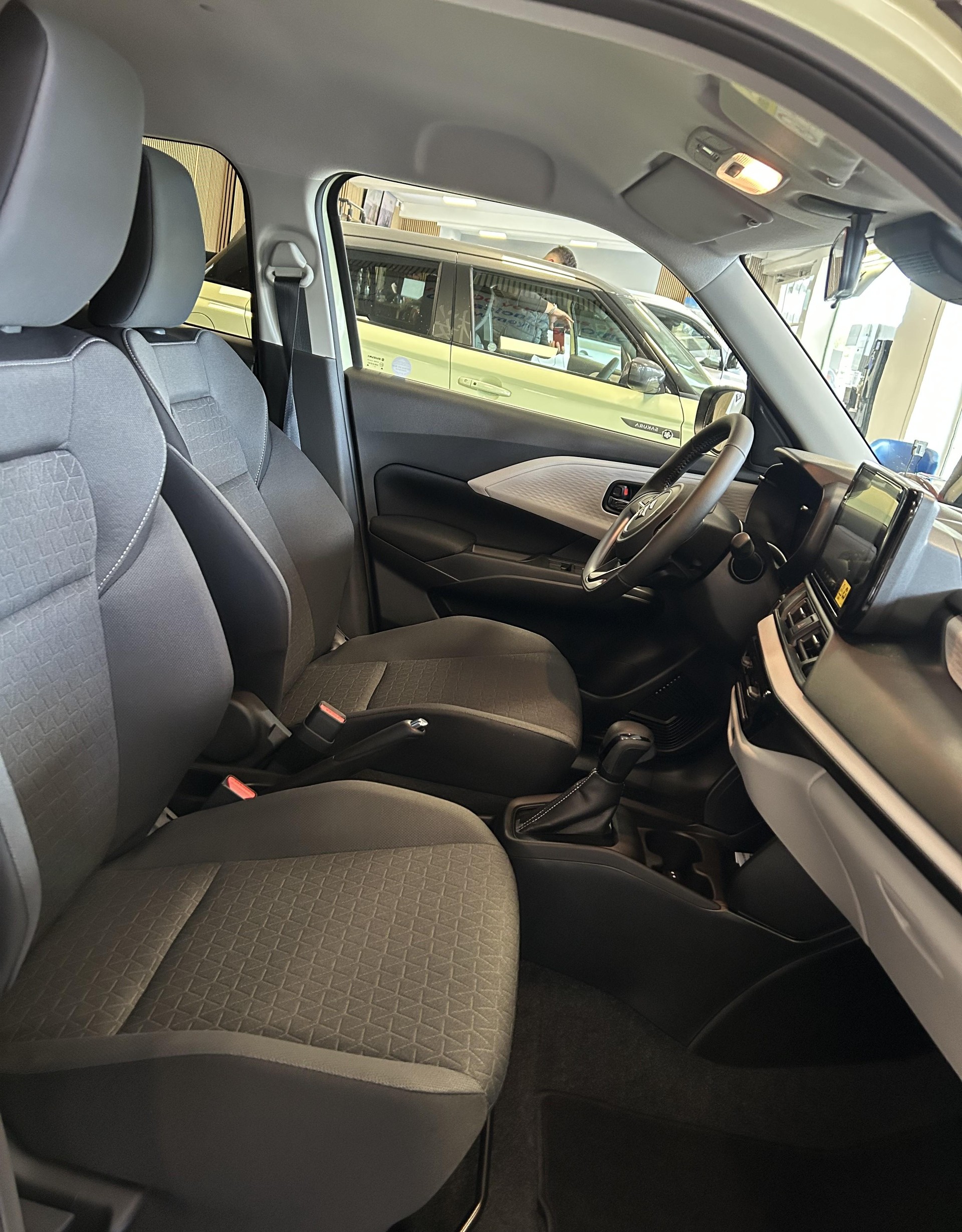 SUZUKI Swift 1.2 Sakura Top Hybrid-image-13