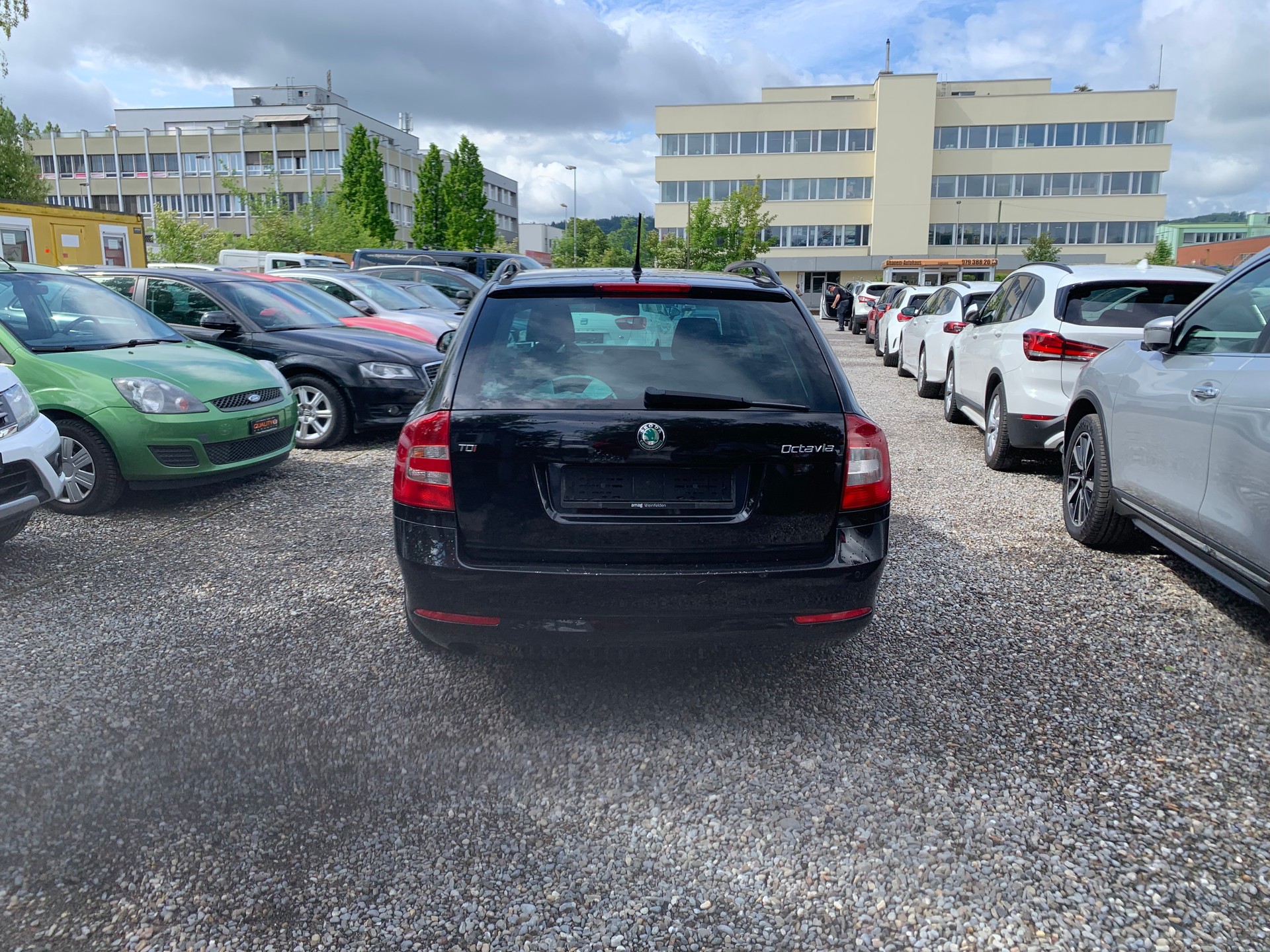 SKODA Octavia Combi 2.0 TDI Elegance-image-2