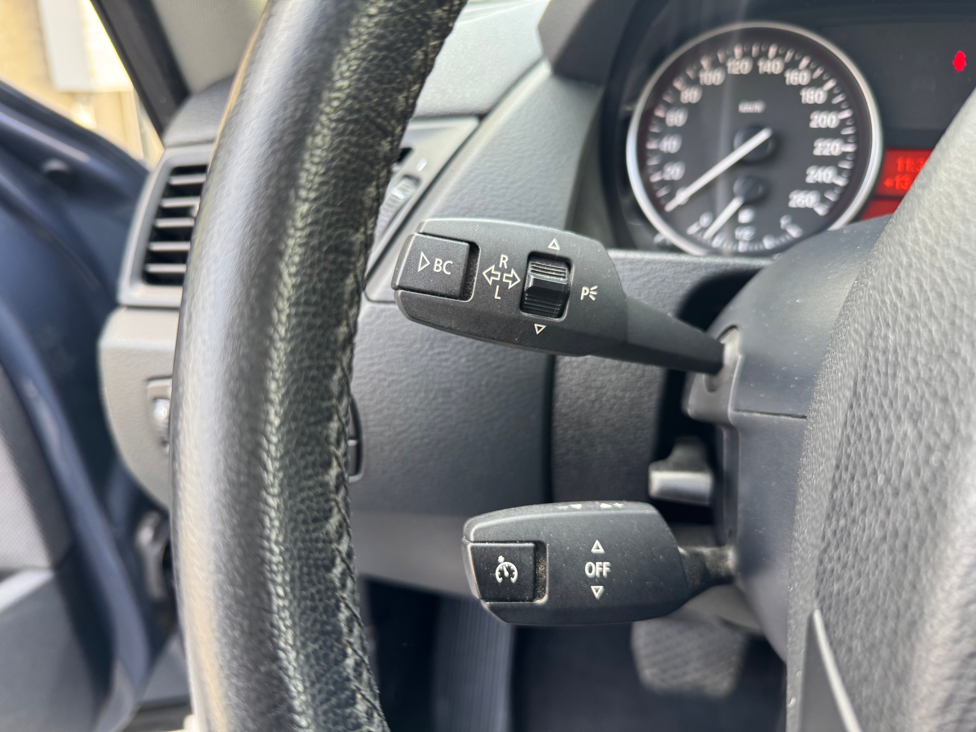 BMW X1 sDrive 18i Steptronic-image-12