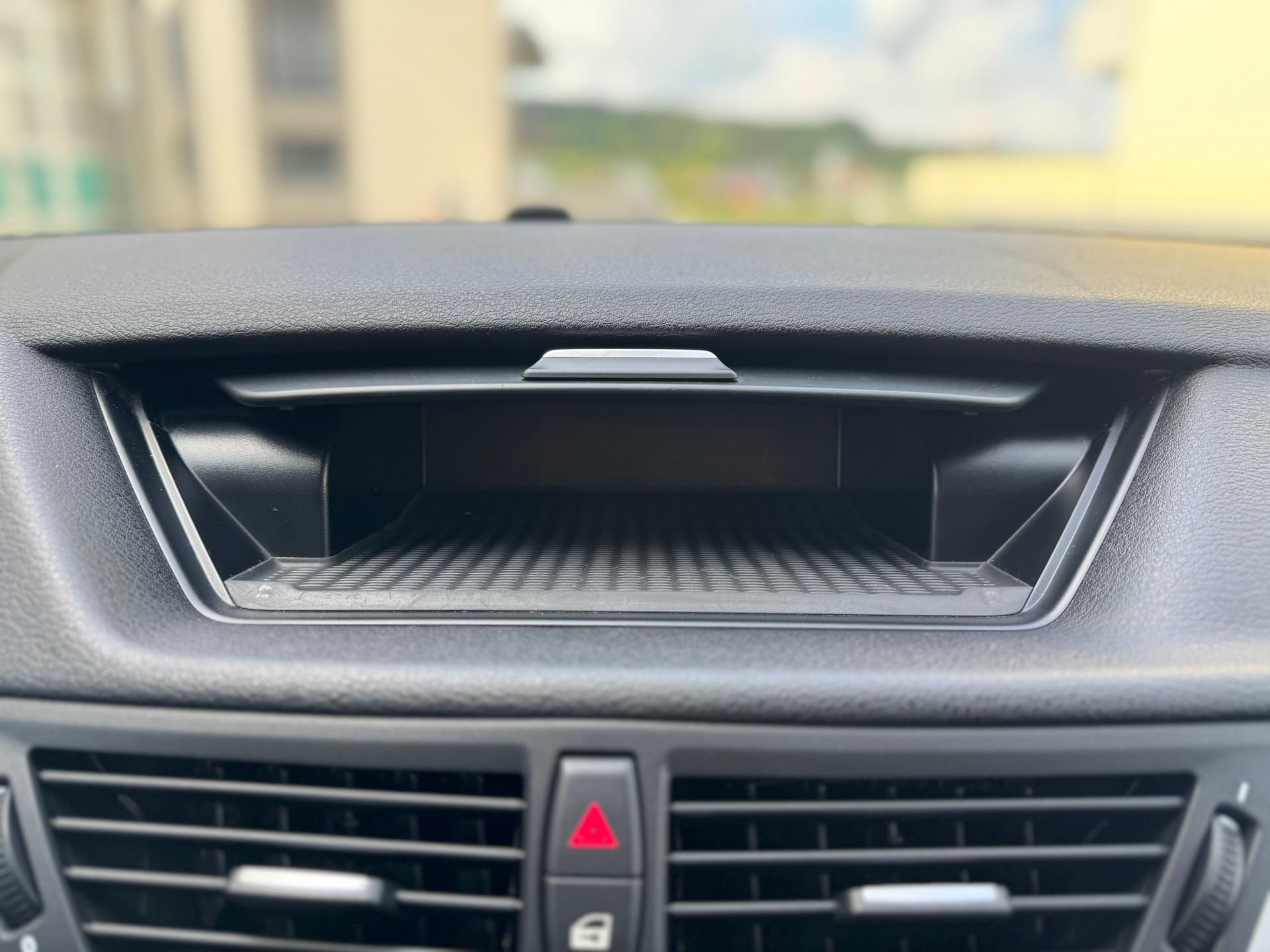 BMW X1 sDrive 18i Steptronic-image-13