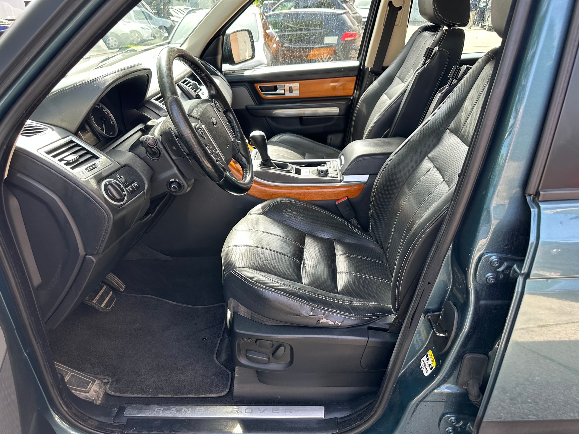 LAND ROVER Range Rover Sport 3.0 TDV6 HSE Automatic-image-10