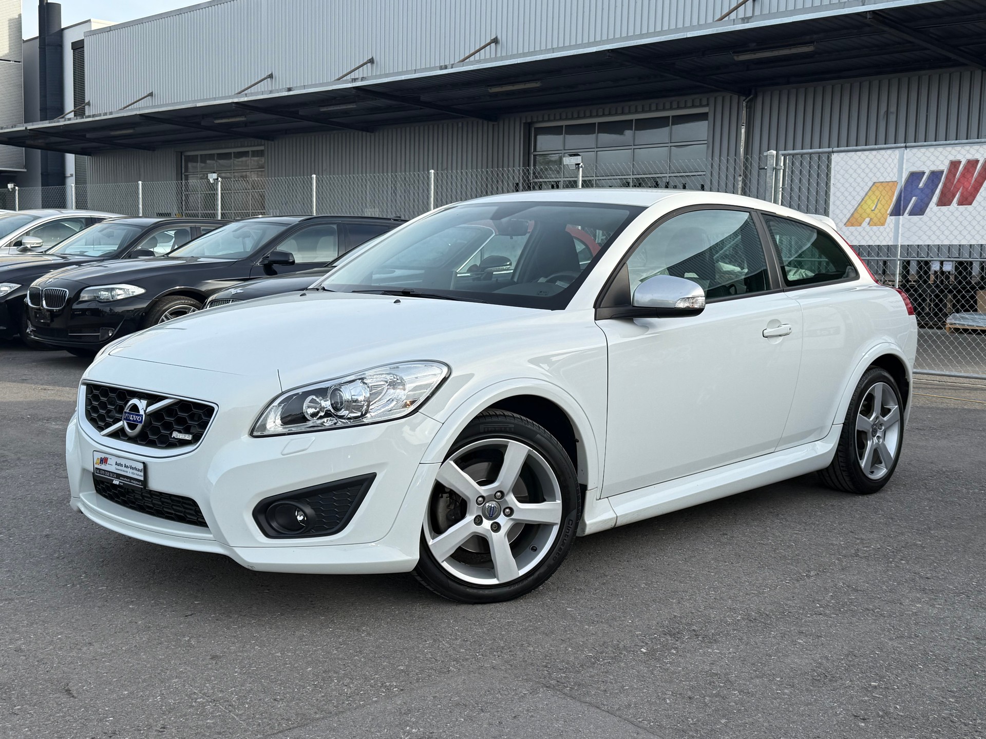 VOLVO C30 D3 R-Design 150PS / Frisch ab MFK / Zahnriemen ersetzt / 8-fach bereift / Navi / Sitzheizung / Xenon / Tempomat