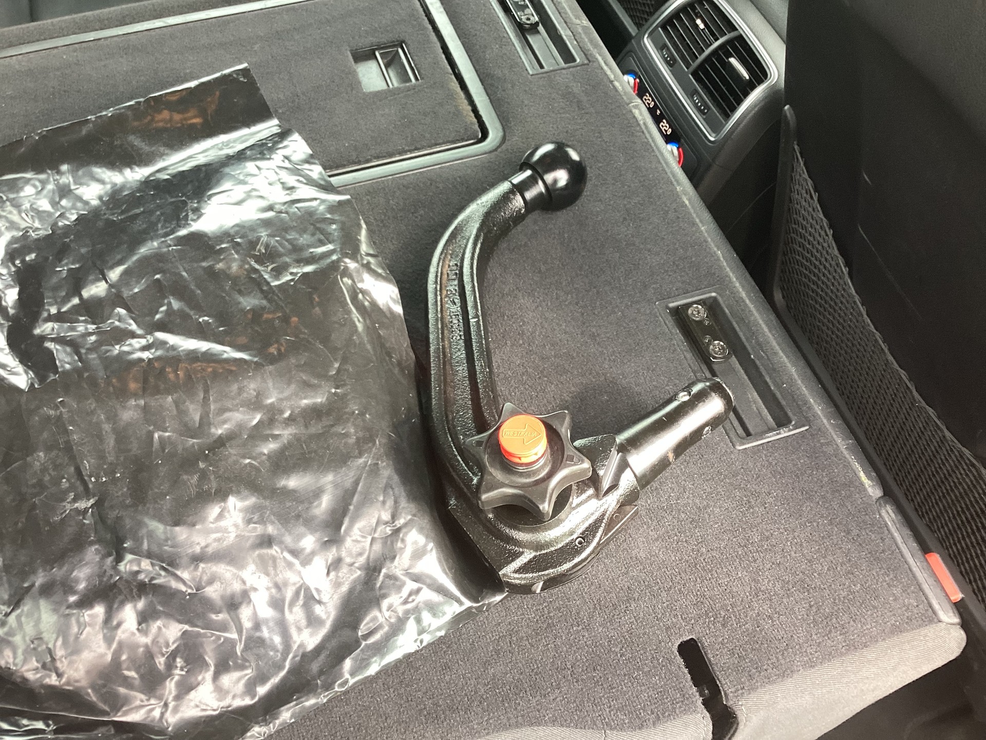 AUDI A6 Avant 3.0 TDI V6 quattro S-tronic-image-12