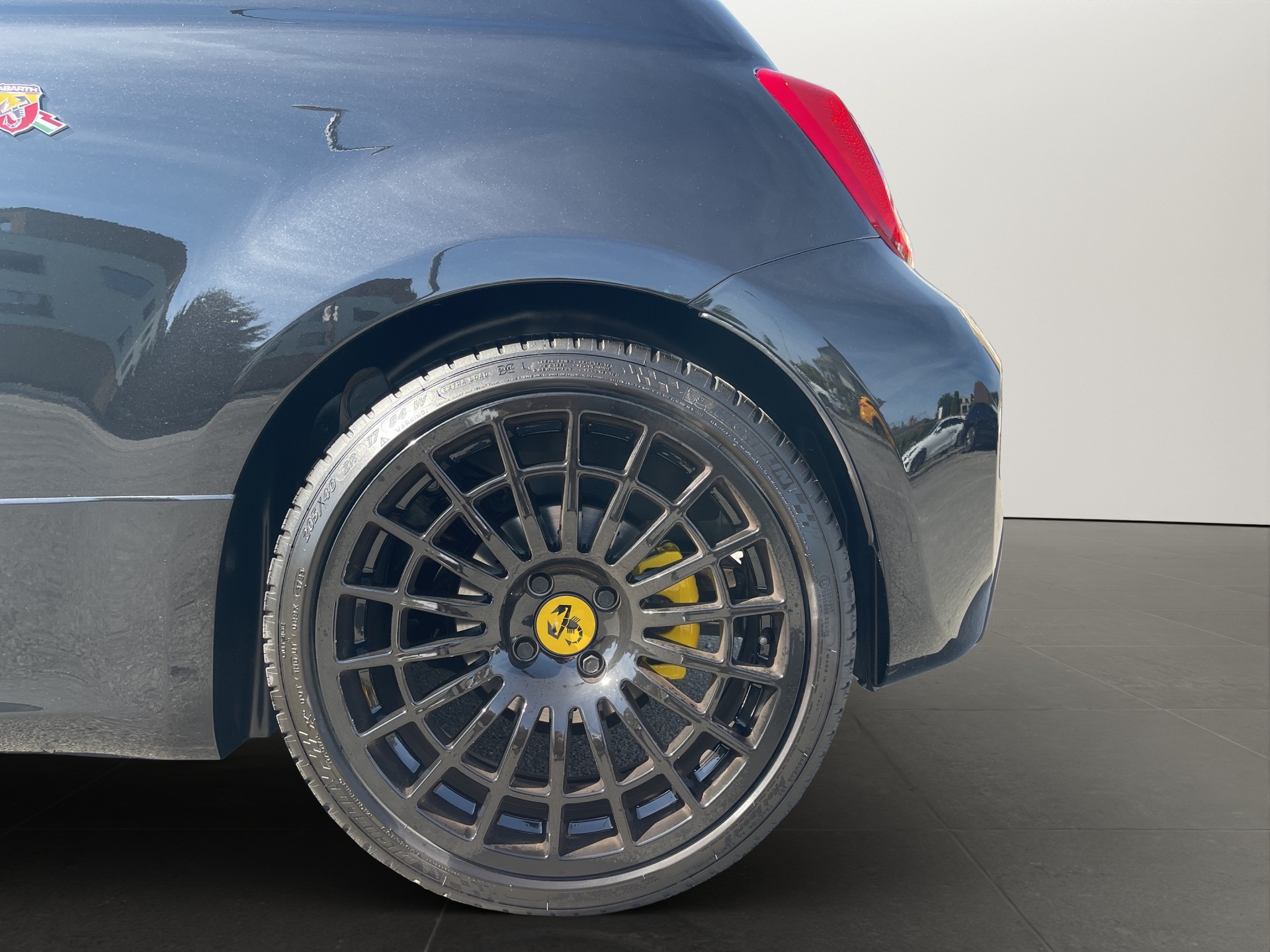 FIAT 695 C Abarth 1.4 T-Jet 180 Turismo-image-29