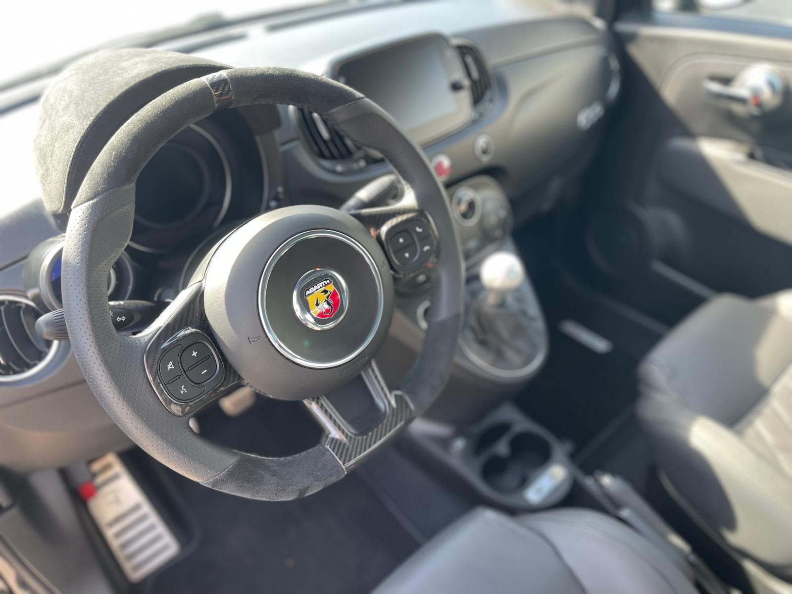 FIAT 695 C Abarth 1.4 T-Jet 180 Turismo-image-10
